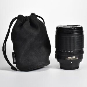 Nikon DX AF-S Nikkor 18-135mm f/3.5-5.6G ED IF SWM Zoom Lens with Bag